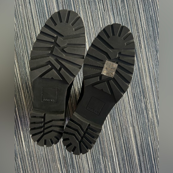 🆕 Dolce Vita Women’s Chelsea Black Suede Ankle Booties Huxly Lug Soles Size 10 - Picture 6 of 8